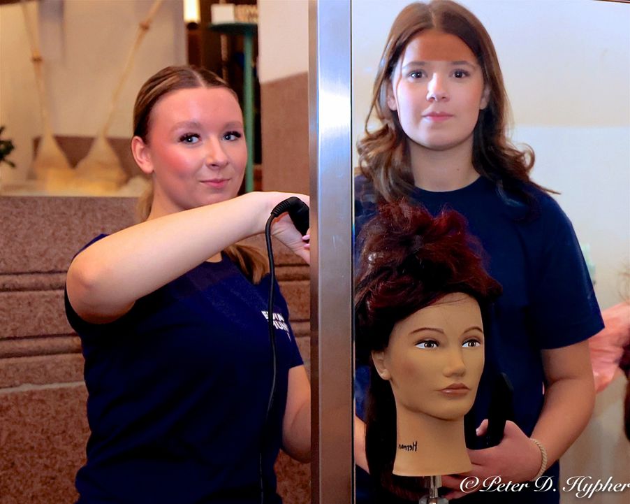 en collage av en person