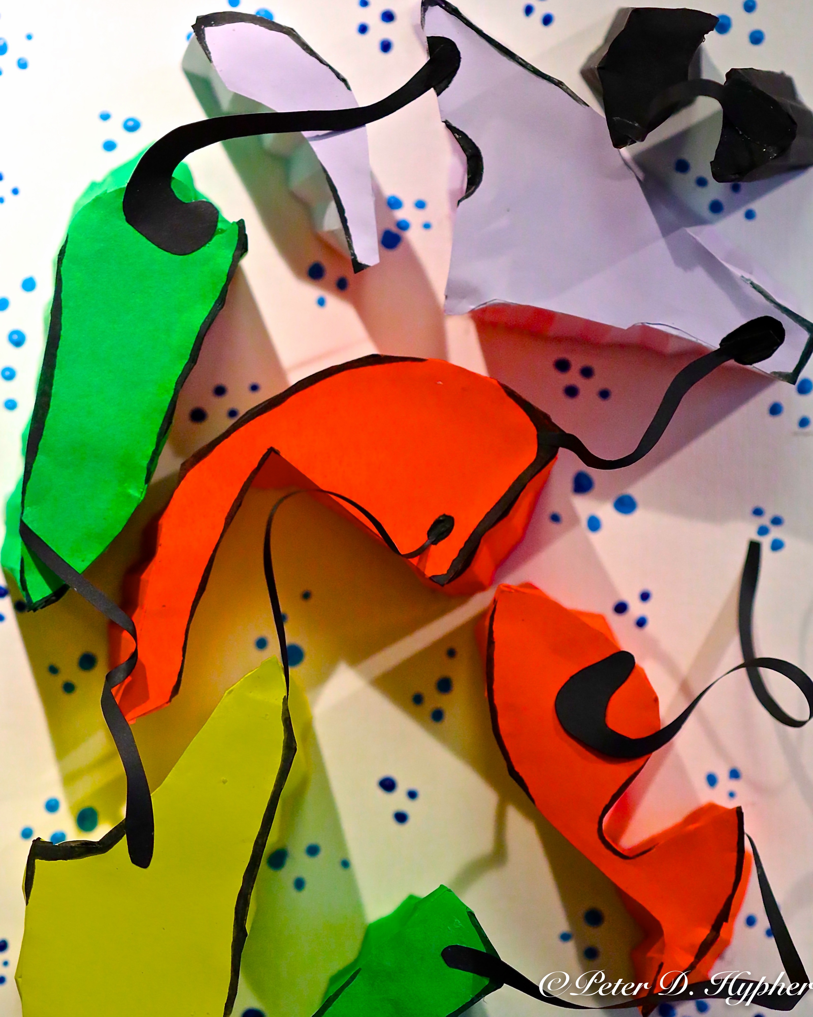 et maleri av en fargerik fugl