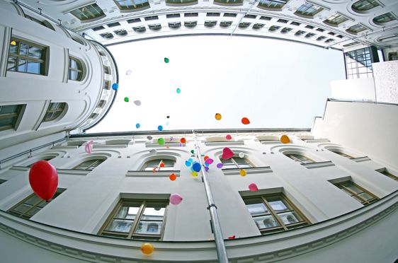 Ballonger i skolegård