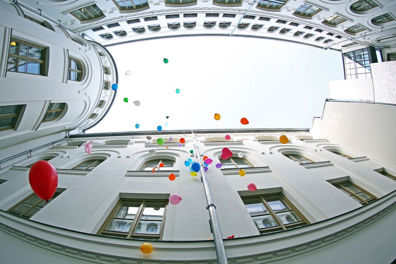 Ballonger i skolegård